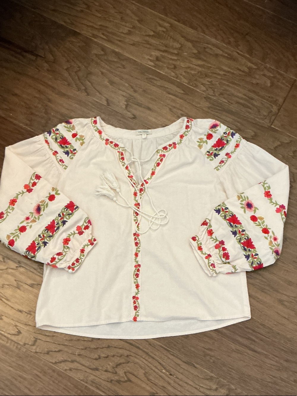 Velzera White Peasant Top S with Pink and Orange Floral Embroidery
